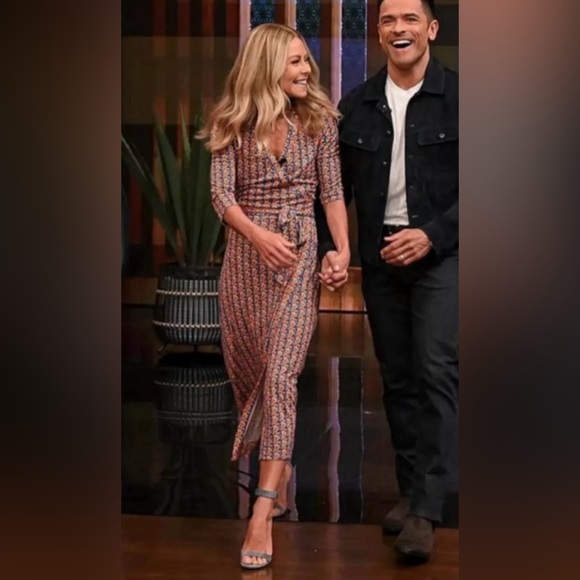 DIANE VON FURSTENBERG Abigail Midi Dress as seen on KELLY RIPPA - Picture 2 of 5